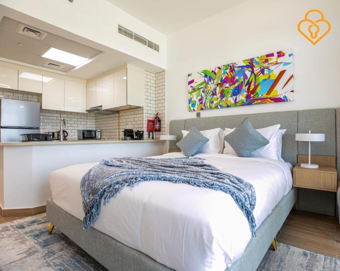 Apartment 151 Residences Studios, Jumeirah Garden City, Sheikh Zayed Rd 713 Dubai